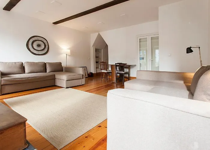 Center Charm Practical And Quiet Lissabon