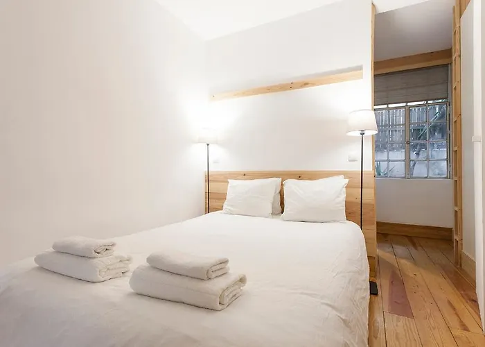 Center Charm Practical And Quiet