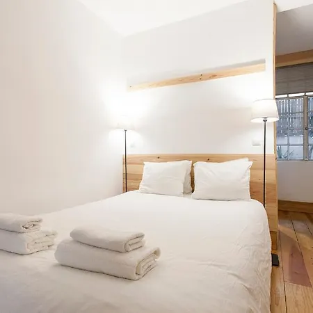 Center, Charm, Practical&quiet